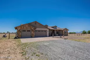 9175 E Barn Wood Ln Ln, Prescott Valley, AZ 86315 - Photo 2