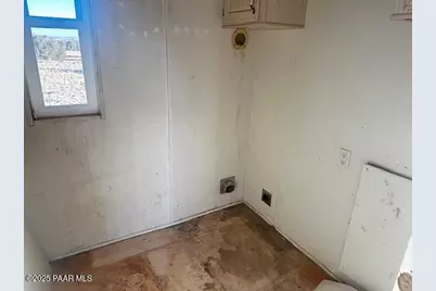 25085 Hillcrest Drive, Seligman, AZ 86337 - Photo 10