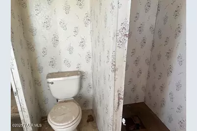 25085 Hillcrest Drive, Seligman, AZ 86337 - Photo 6