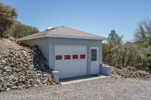 10570 W Cherry Creek Rd, Dewey-Humboldt, AZ 86327 - Photo 16