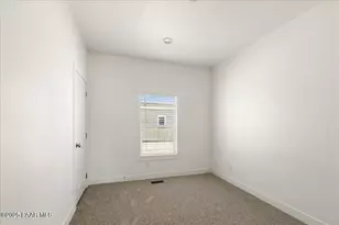 35 W Hawaii Rd, Paulden, AZ 86334 - Photo 12