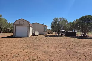 42650 N Wayne Rd, Ash Fork, AZ 86320 - Photo 4
