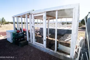 27585 El Oro Dr, Seligman, AZ 86337 - Photo 8