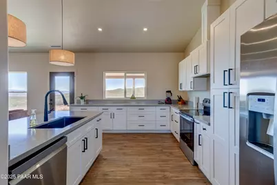 15963 Valentine Lane, Dewey-Humboldt, AZ 86327 - Photo 10