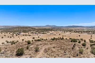 1555 E Great Place, Paulden, AZ 86334 - Photo 8