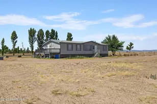 25915 N Lola Ln, Paulden, AZ 86334 - Photo 12