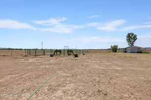 25915 N Lola Ln, Paulden, AZ 86334 - Photo 22