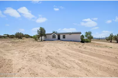 925 W Gina Marie Boulevard, Paulden, AZ 86334 - Photo 2