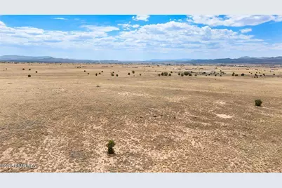 3257 W Limestone Drive, Paulden, AZ 86334 - Photo 10