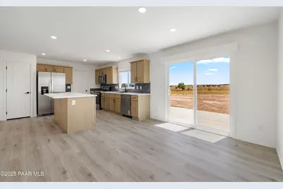 1475 W Kings Court, Paulden, AZ 86334 - Photo 8