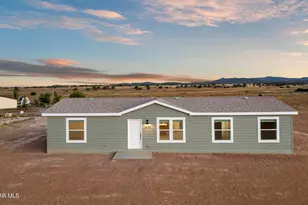1475 W Kings Ct, Paulden, AZ 86334 - Photo 2
