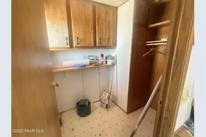 58558 N Shadow Mountain Parkway, Seligman, AZ 86337 - Photo 12