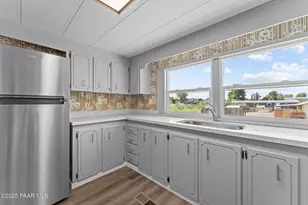 20524 E Concho Ln, Mayer, AZ 86333 - Photo 14