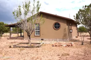 45437 N Jacqueline Hill Dr, Ash Fork, AZ 86320 - Photo 4