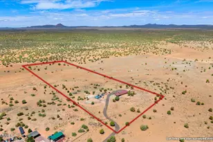 000 Juniperwood Ranch, Ash Fork, AZ 86320 - Photo 34