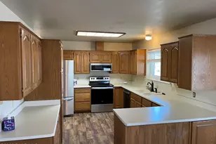 19468 S Yarnell Way, Peeples Valley, AZ 86332 - Photo 4