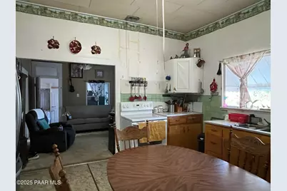 12501 E Central Avenue, Mayer, AZ 86333 - Photo 18