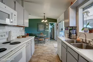 4890 E Cochise Dr, Rimrock, AZ 86335 - Photo 12