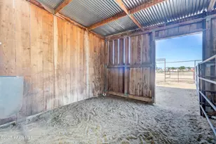 25055 N Naples St, Paulden, AZ 86334 - Photo 46