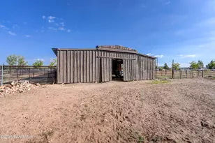 25055 N Naples St, Paulden, AZ 86334 - Photo 8