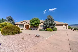 10658 E High Point Dr, Prescott Valley, AZ 86327 - Photo 2