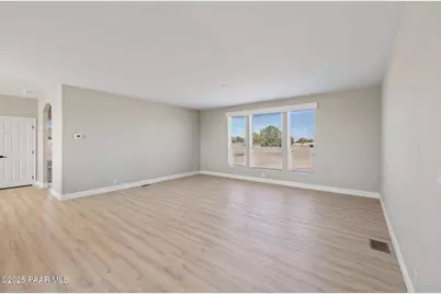 1216 E Saddlebum Trail, Paulden, AZ 86334 - Photo 6