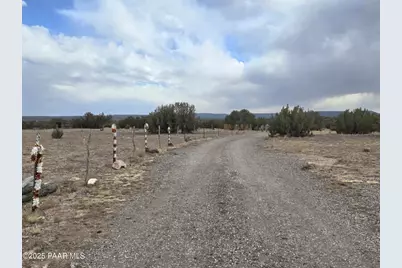 8495 W Antelope Run Road, Ash Fork, AZ 86320 - Photo 18