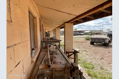 54251 N 3rd Avenue, Seligman, AZ 86337 - Photo 8