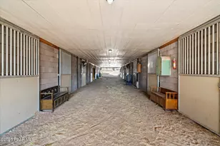 33425 W Cowboy Clint Way, Seligman, AZ 86337 - Photo 58