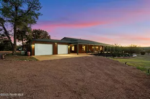 33425 W Cowboy Clint Way, Seligman, AZ 86337 - Photo 6