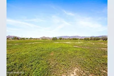 22055 W Sunrise Road, Congress, AZ 85332 - Photo 1