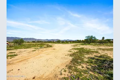22055 W Sunrise Road, Congress, AZ 85332 - Photo 6