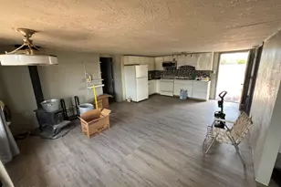 46625 N Jackrabbit Circle, Ash Fork, AZ 86320 - Photo 14