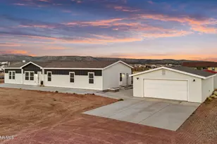 26243 N Vineyard Ln, Paulden, AZ 86334 - Photo 2