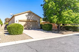 6692 E Sandhurst Dr, Prescott Valley, AZ 86314 - Photo 2