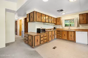 8861 E Raven Ct, Prescott Valley, AZ 86314 - Photo 12