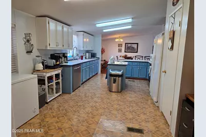 1505 W Bernadine S Way, Ash Fork, AZ 86320 - Photo 18