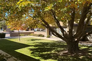 341 Country Club Cir, Prescott, AZ 86303 - Photo 2