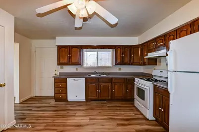 8515 E Leigh Drive, Prescott Valley, AZ 86314 - Photo 12