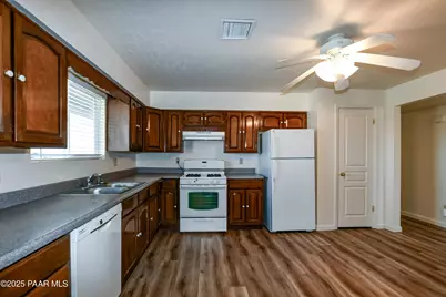 8515 E Leigh Drive, Prescott Valley, AZ 86314 - Photo 10