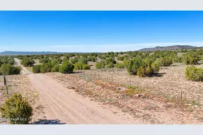 743 W Barbara Rd #5, Paulden, AZ 86334 - Photo 32