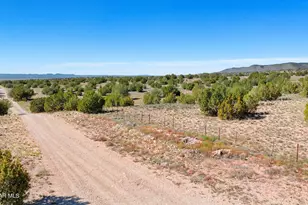 743 W Barbara Rd, Paulden, AZ 86334 - Photo 32