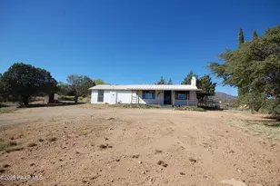 1510 S Hopi Trail, Dewey-Humboldt, AZ 86327 - Photo 4