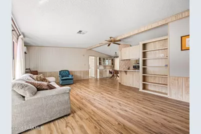 18278 S Henley Avenue, Peeples Valley, AZ 86332 - Photo 4