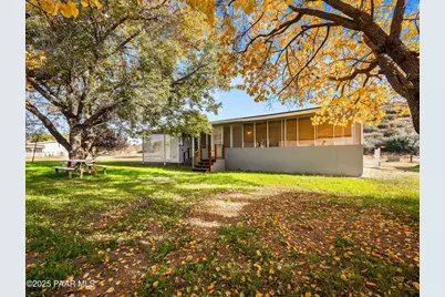 18278 S Henley Avenue, Peeples Valley, AZ 86332 - Photo 16