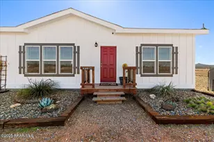 24617 N Laredo Ln, Paulden, AZ 86334 - Photo 4