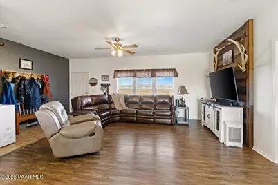 24617 N Laredo Lane, Paulden, AZ 86334 - Photo 8