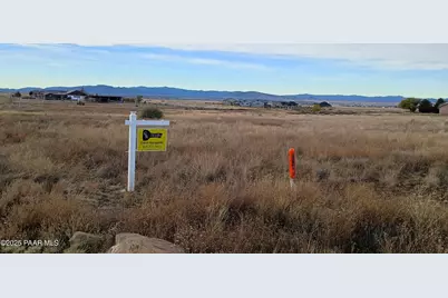 11180 N Out Of The Way Place, Prescott Valley, AZ 86315 - Photo 2