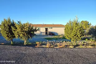 16125 S Apache Dr, Mayer, AZ 86333 - Photo 2
