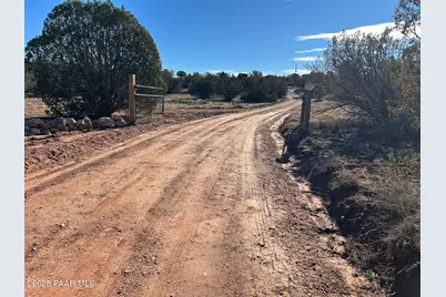 30653 W Basconia Lane, Seligman, AZ 86337 - Photo 8